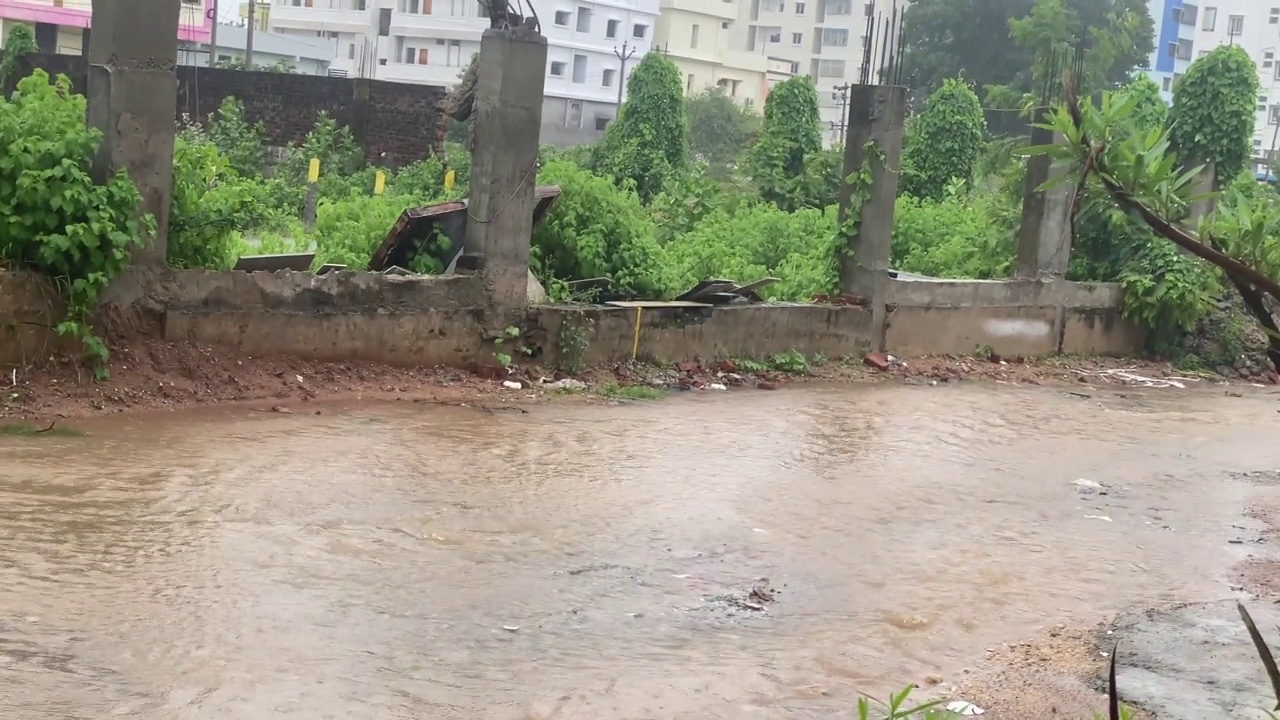 印度暴雨天气视频素材