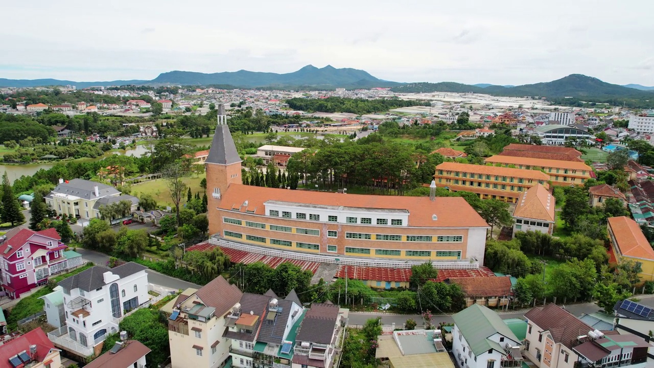 越南大叻师范学院鸟瞰图视频素材