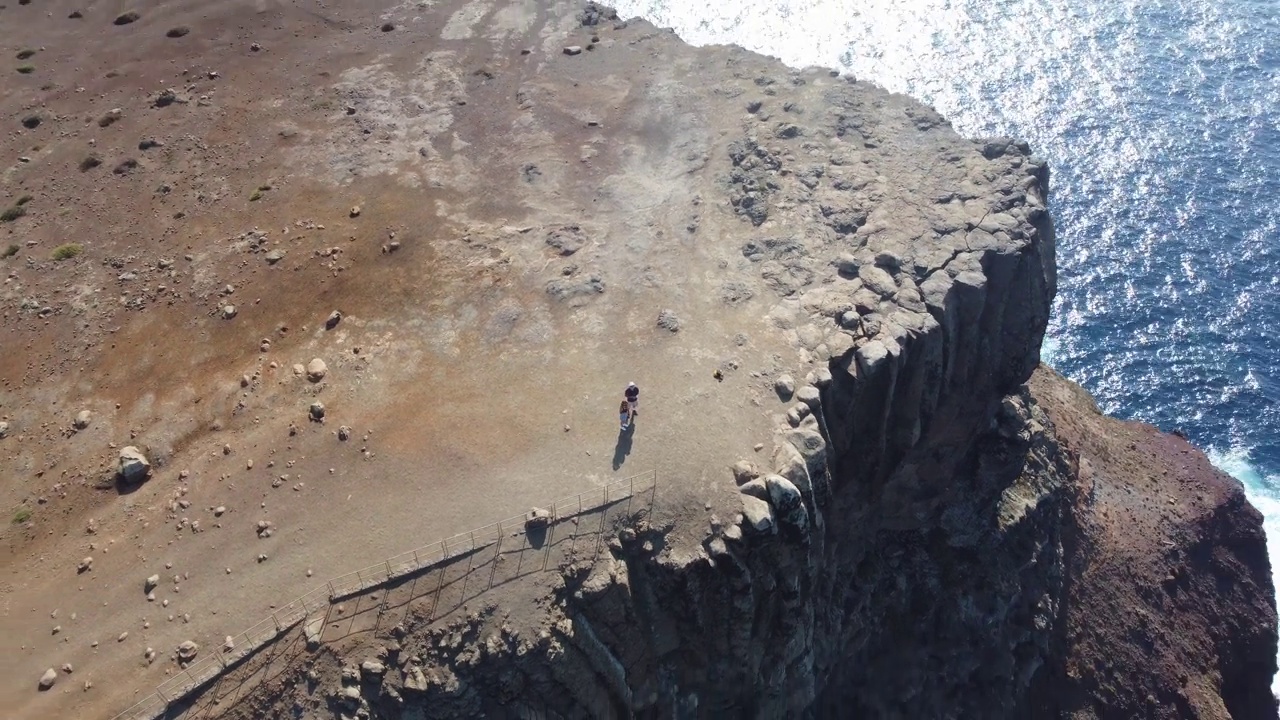 Ponta Do Rosta景区360无人机鸟瞰Miradouro Da Ponta Do Rosta视频下载