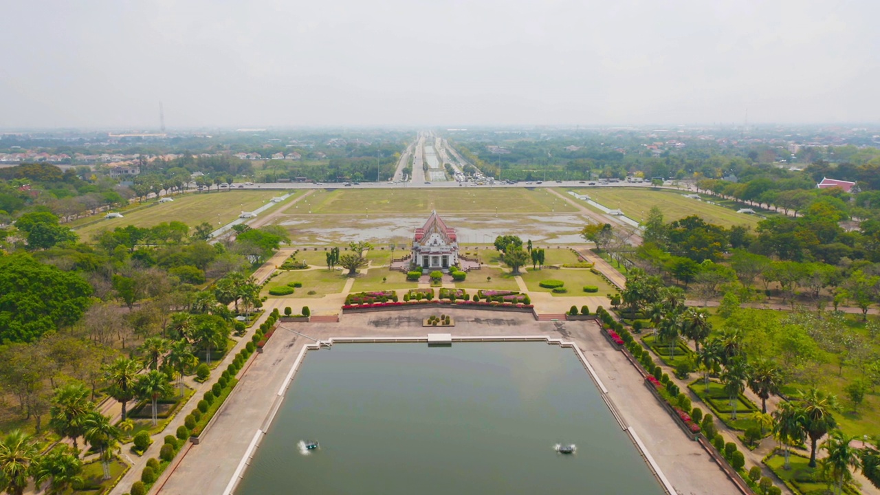 泰国曼谷市普塔蒙松的鸟瞰图。泰国佛教寺庙建筑。旅游景点地标。视频素材