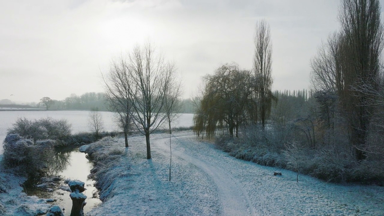 英国的空中雪景视频素材