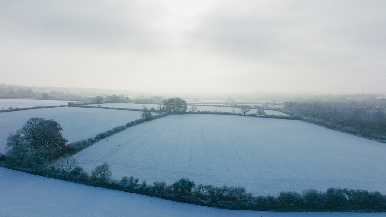 英国的空中雪景视频素材