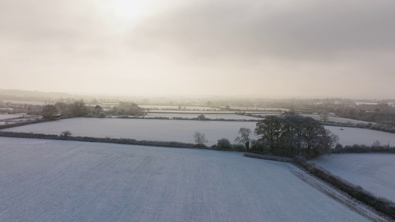 英国的空中雪景视频素材