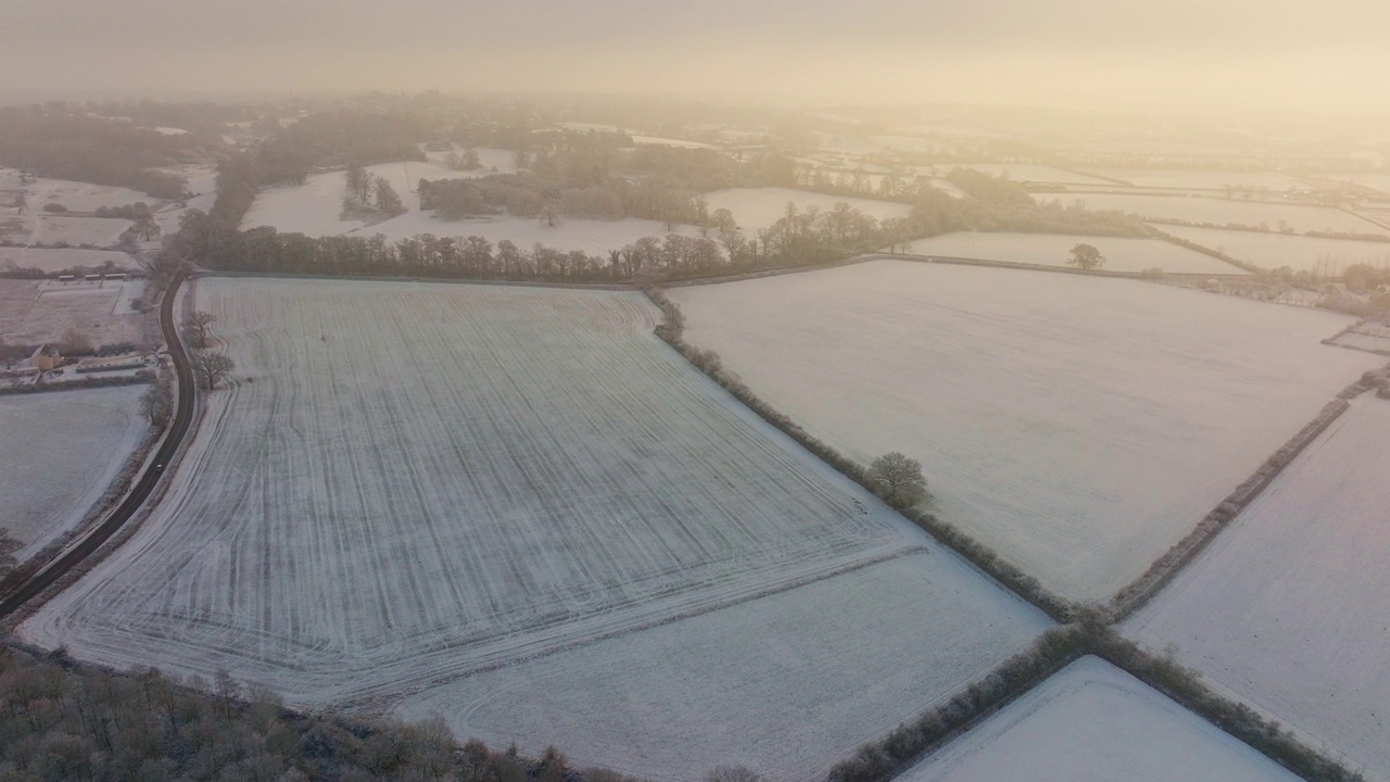 英国的空中雪景视频素材