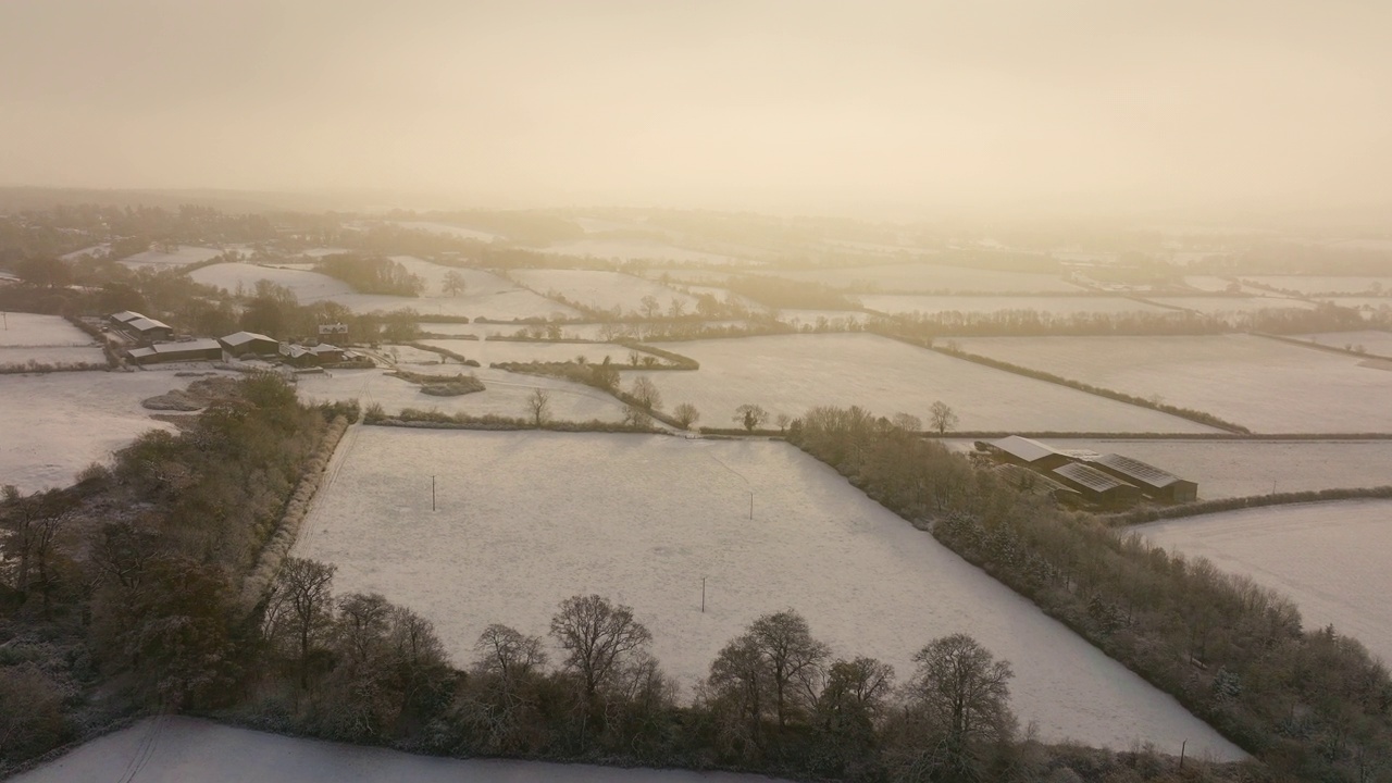 英国的空中雪景视频素材