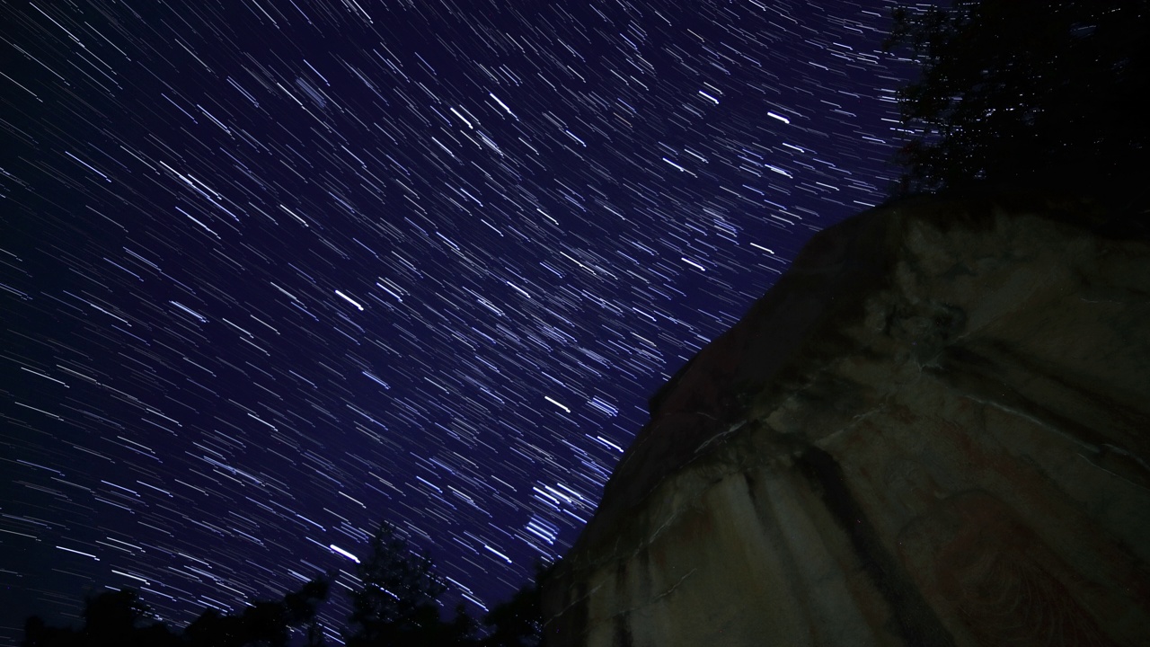 日本Kuyoshihama悬崖上的夜空星空视频素材