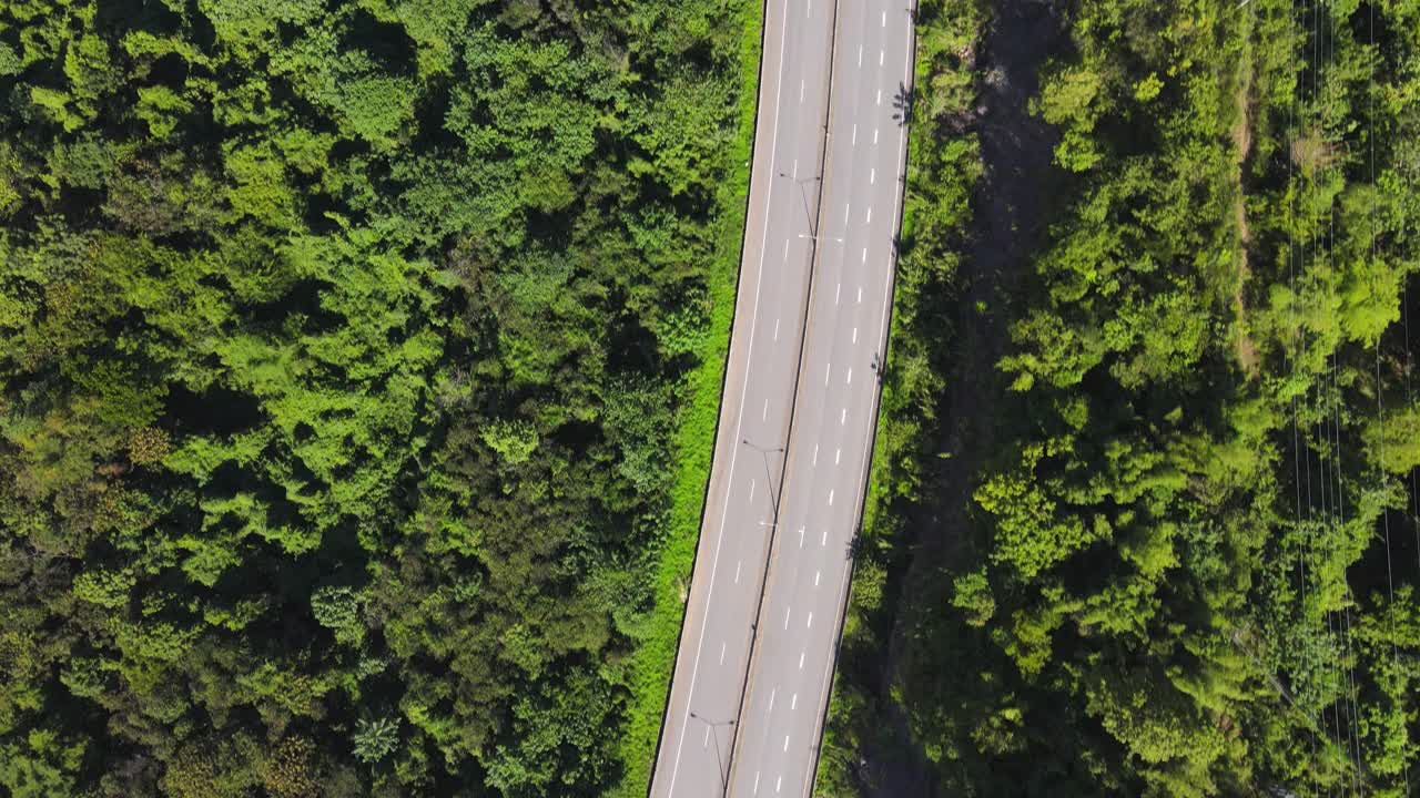 山上的路景。视频素材