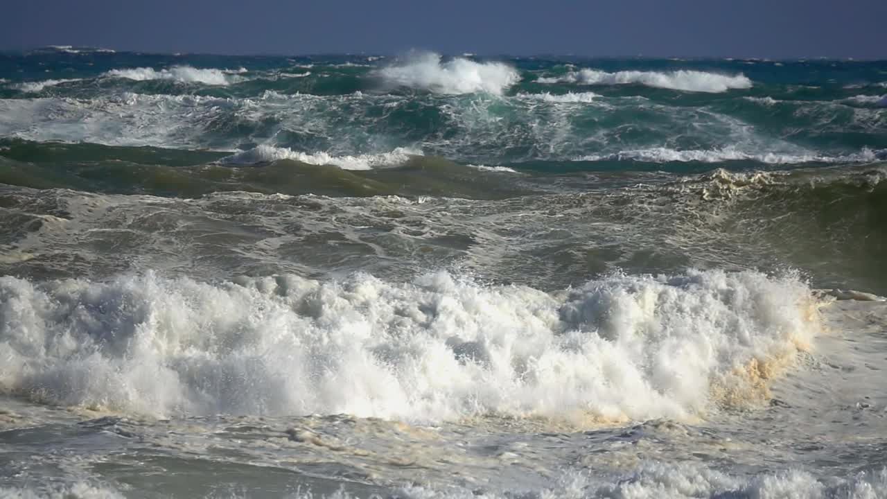 波涛汹涌的海面视频素材