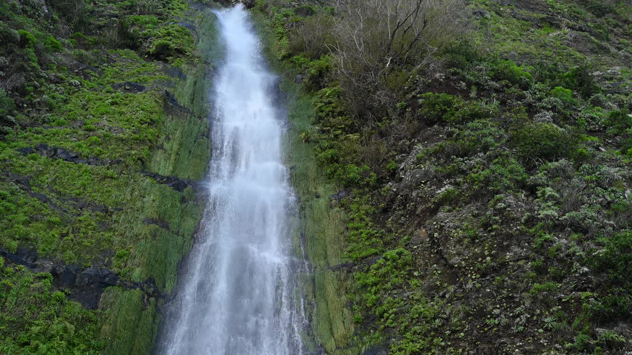 山瀑布视频素材