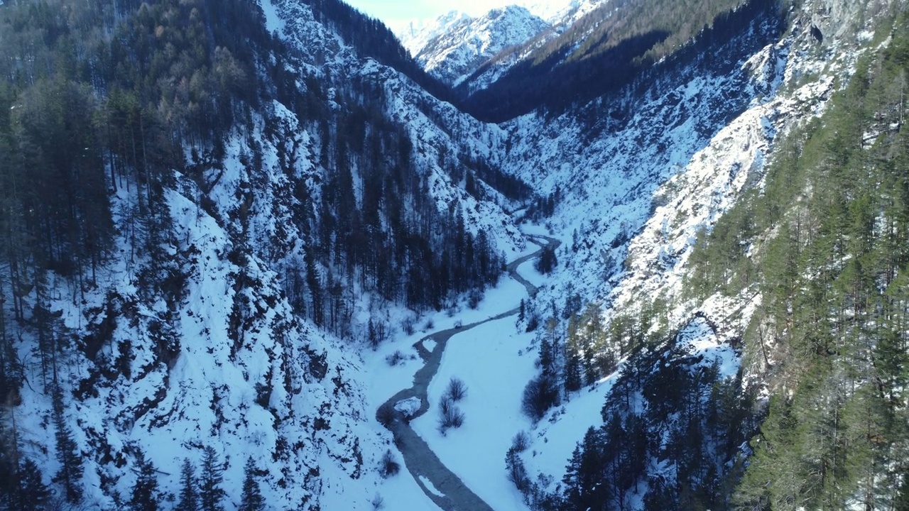 鸟瞰雪山美景视频素材