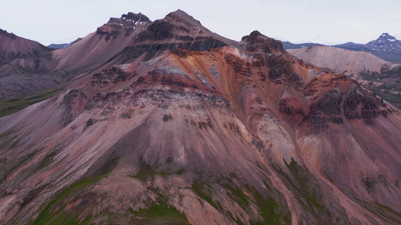 Rhyolite basalt volcanic mountain of Staðarfjall in Iceland视频素材