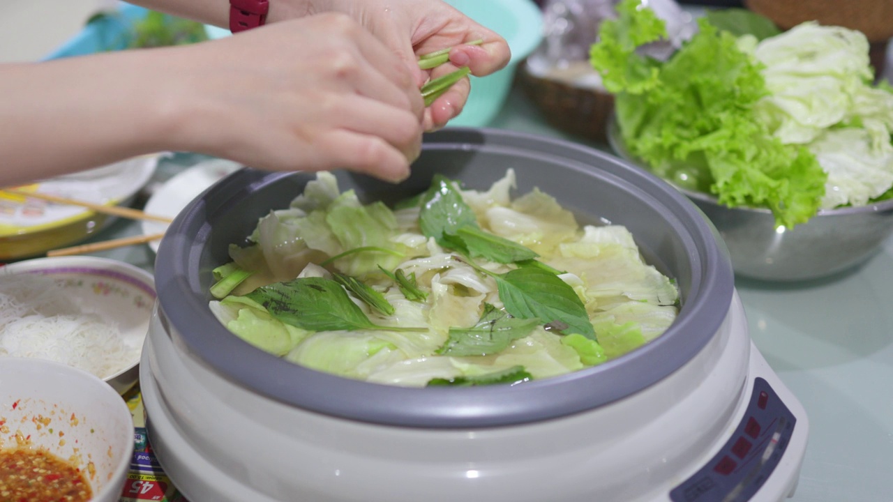 准备食物视频下载