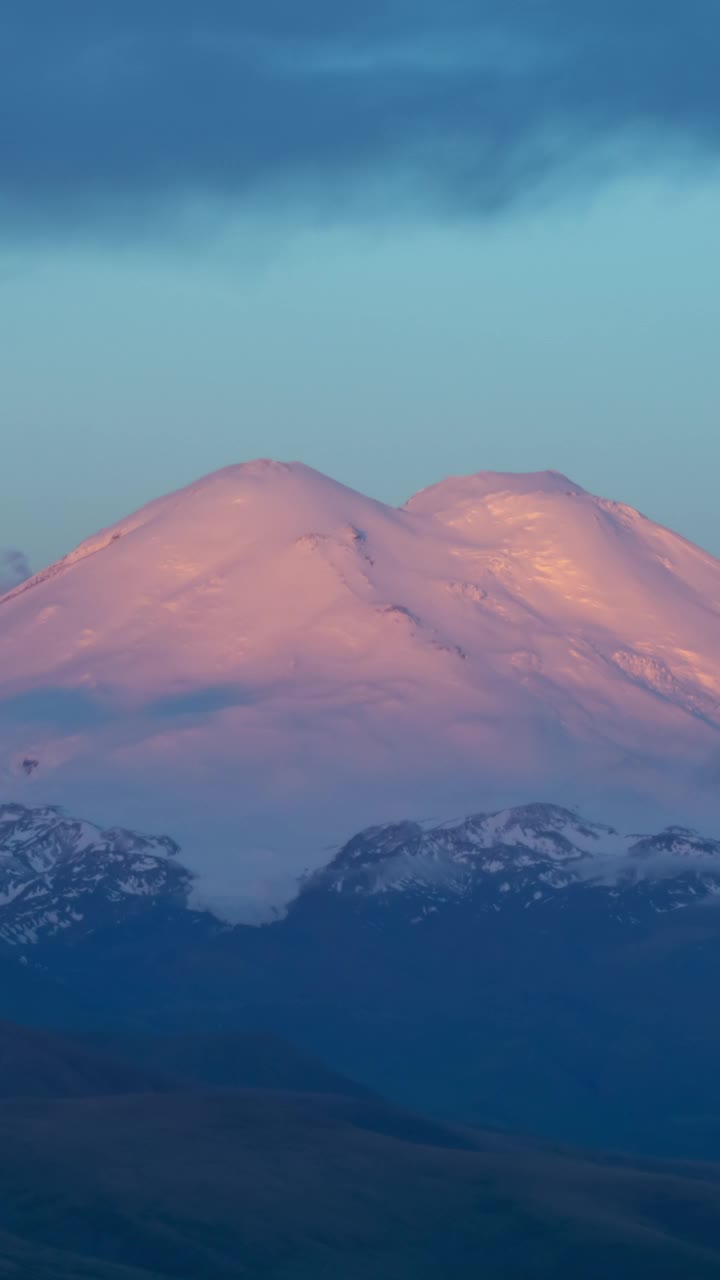 厄尔布鲁士山日出高加索山脉视频素材