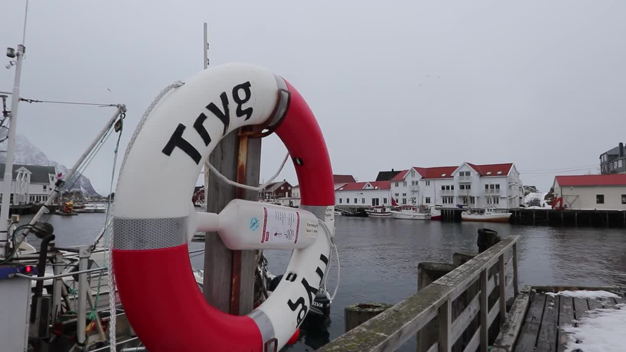 View of harbor, Henningsvær town in Lofoten, Norway视频素材