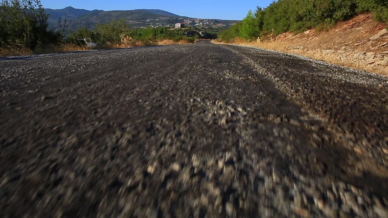 晴天山路鸟瞰图视频素材