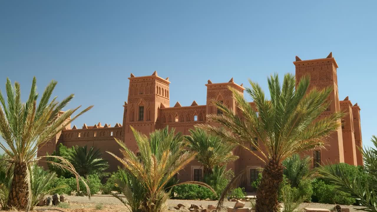 摩洛哥一座古老的沙漠城堡的美丽景色视频素材