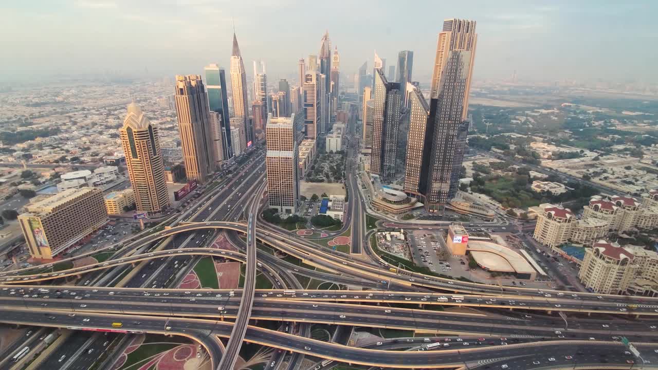 迪拜的道路。迪拜全景。阿联酋。迪拜的背景。视频素材