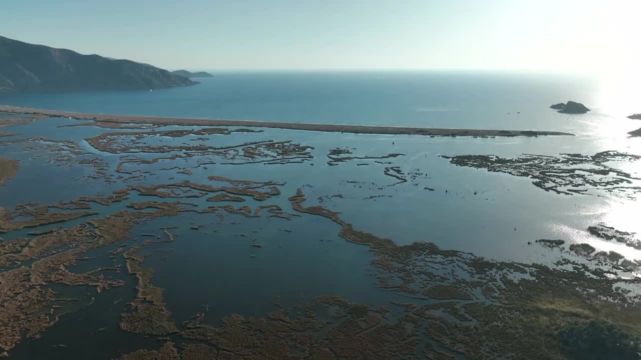 大岩三角洲和伊图祖海滩视频素材