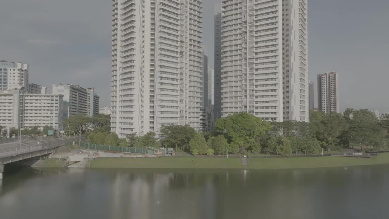 无人机拍摄的新加坡住宅建筑在Dlog视频素材