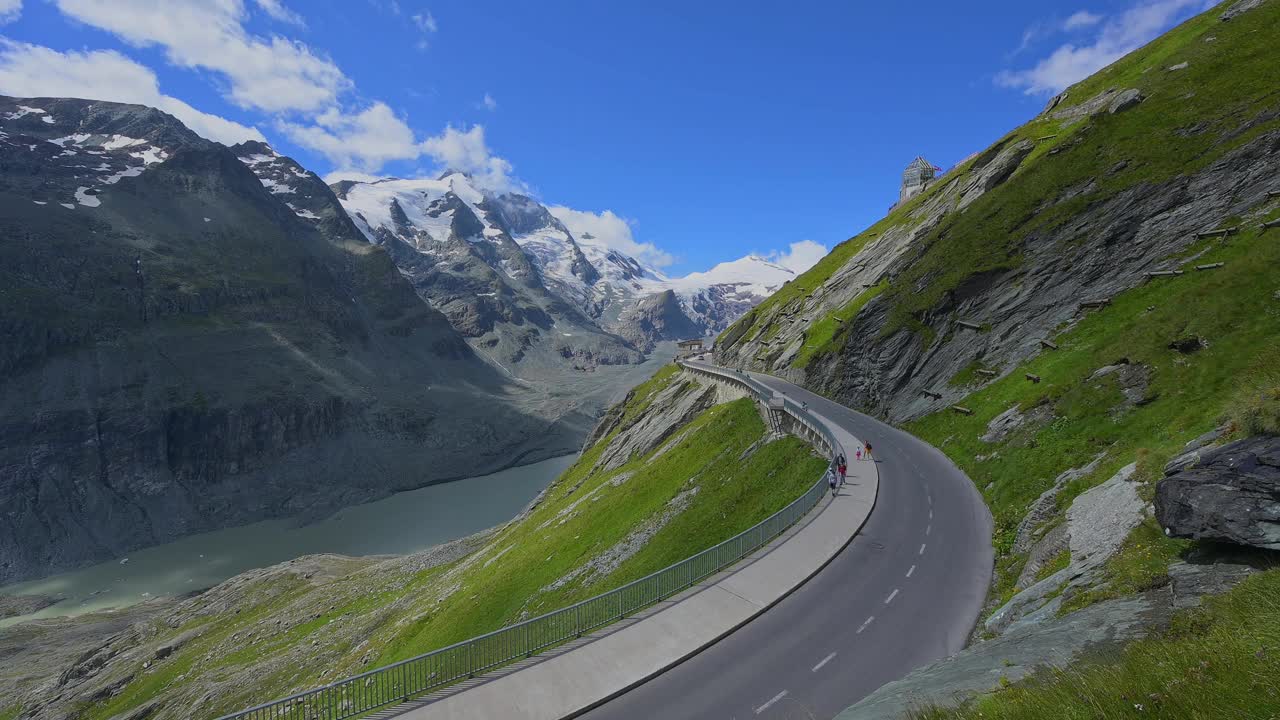 Alpine road in summer, Pasterze, Kaiser-Franz-Josefs-Höhe, Heiligenblut, Grossglockern, Carinthia, Austria视频素材