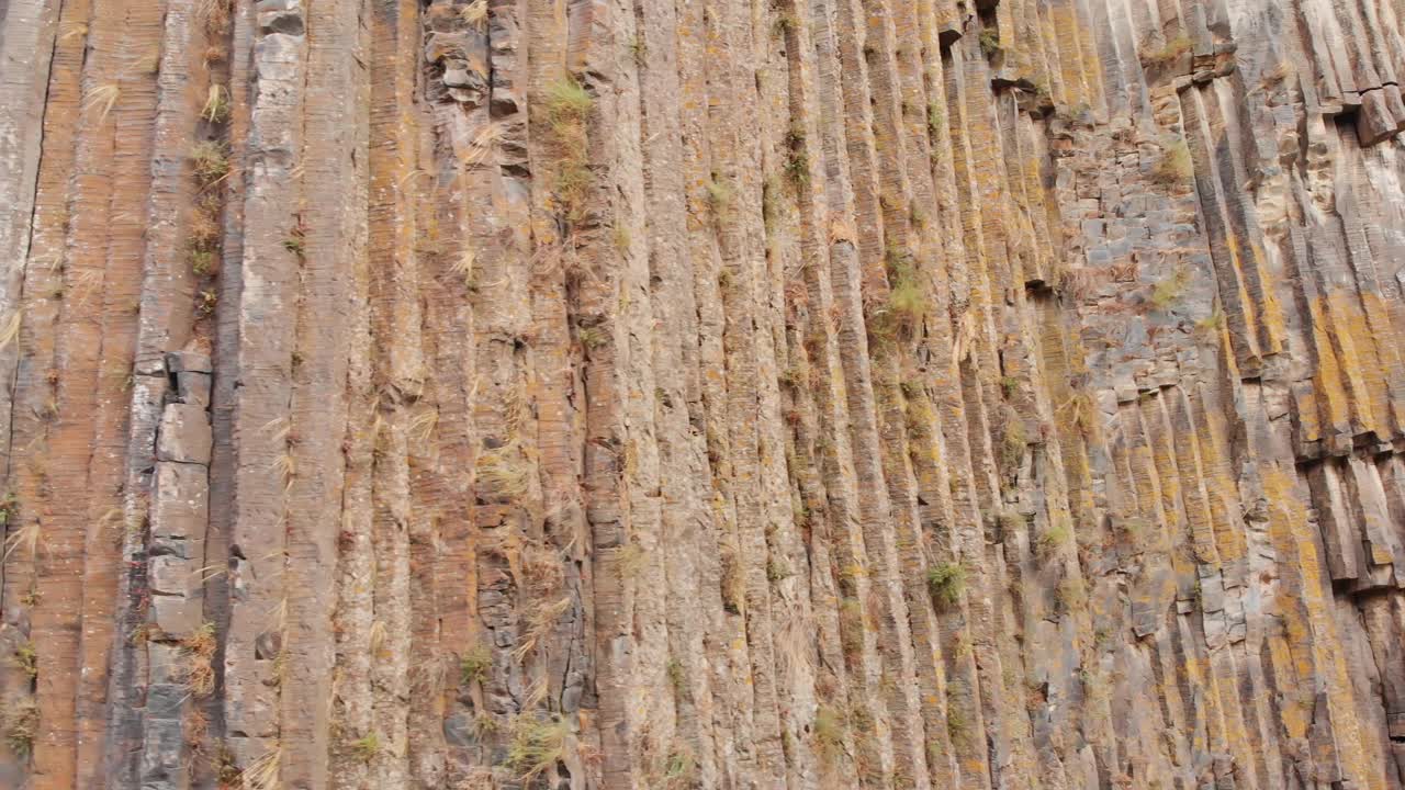 亚美尼亚garni峡谷的石头图案和纹理的交响乐。著名的地标和高加索旅游目的地视频素材