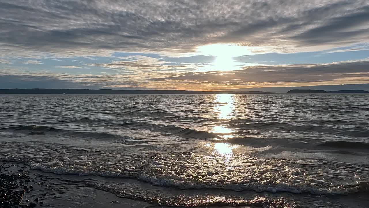 普吉特海湾傍晚的阳光视频素材