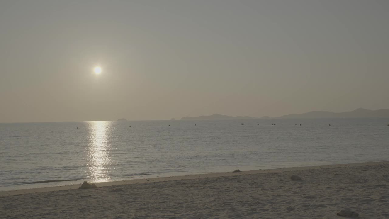 海边的日落和海浪/韩国视频素材