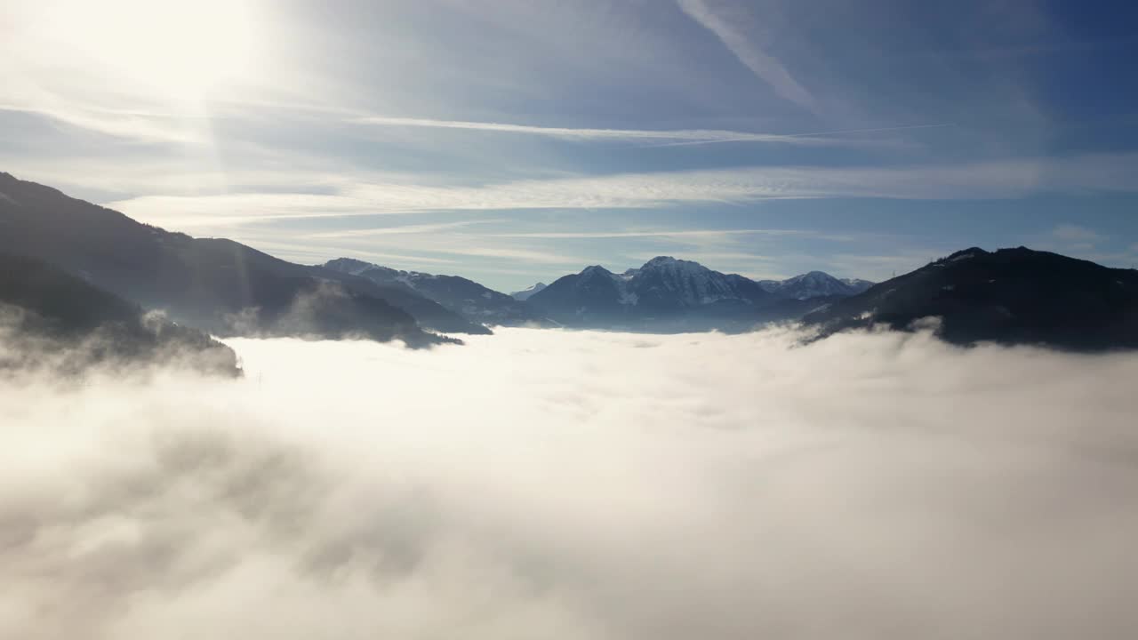 云霄之上——奥地利阿尔卑斯山脉壮观的全景全景视频下载