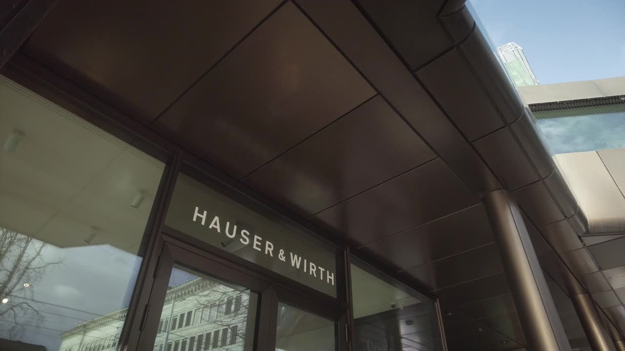 Hauser & Wirth在苏黎世班霍夫大街视频素材