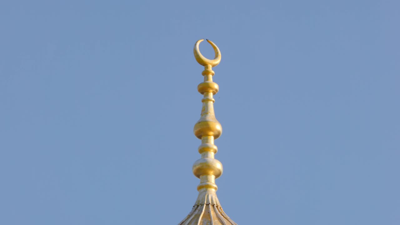 Finial on top of the Süleymaniye Mosque, Istanbul, Turkey视频素材