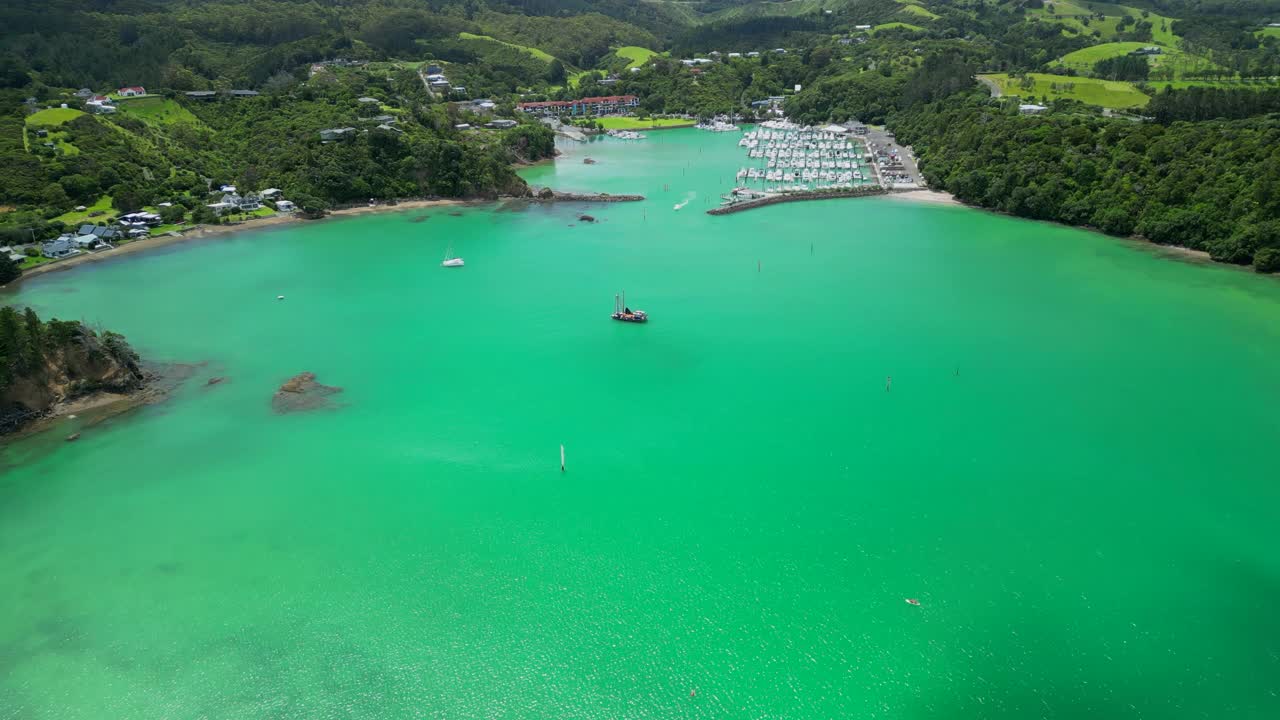 鸟瞰新西兰海岸线视频素材