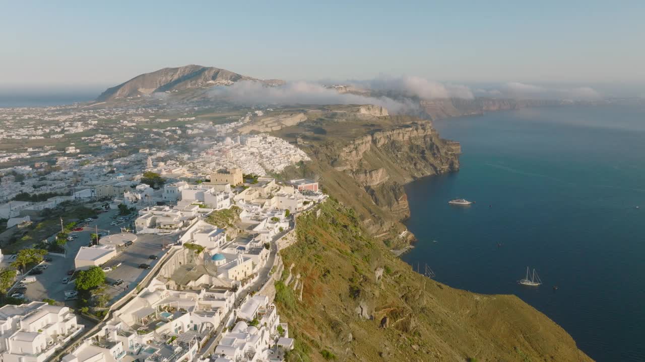 希腊圣托里尼岛的火山口壁视频素材