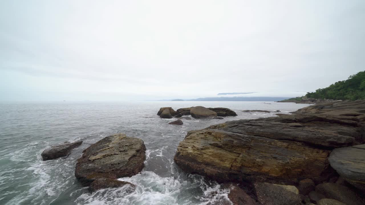 岩石和海洋视频素材