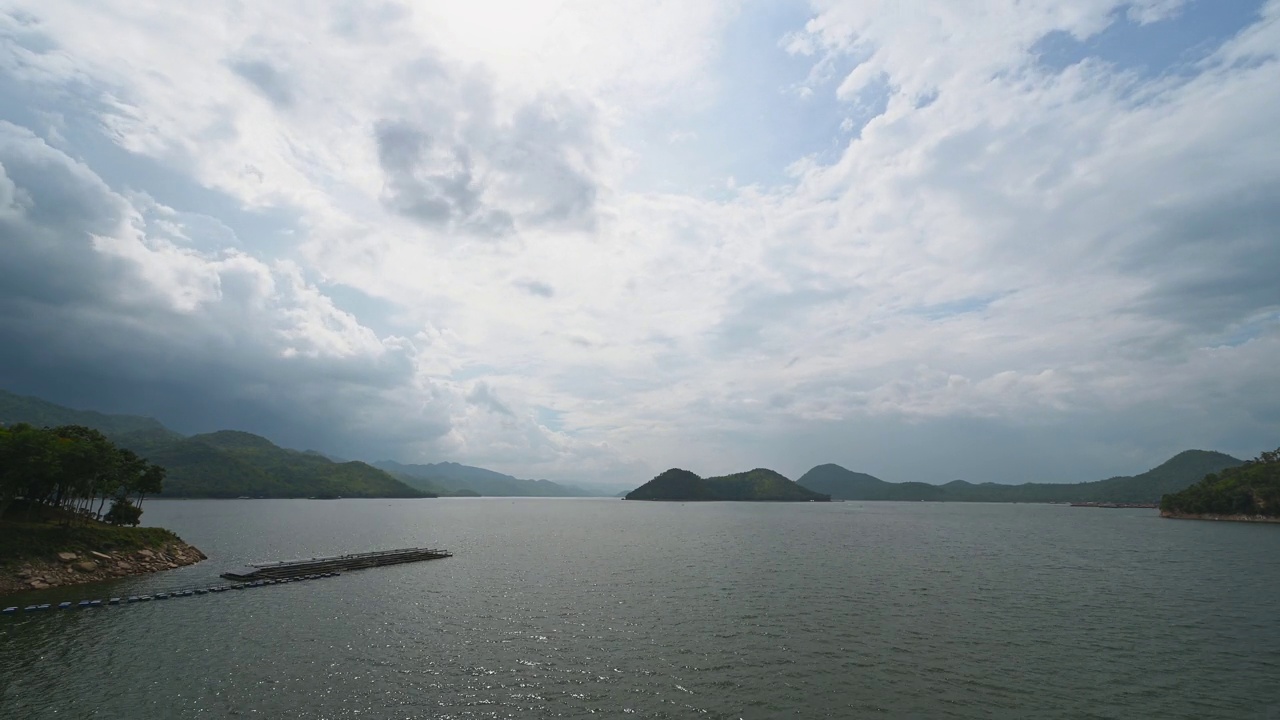 北碧市斯里那加林德大坝的美丽风景。视频素材