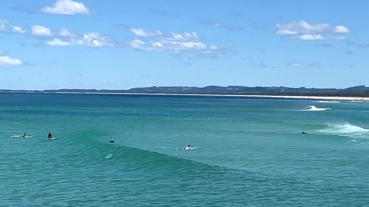 平静的冲浪海浪视频素材