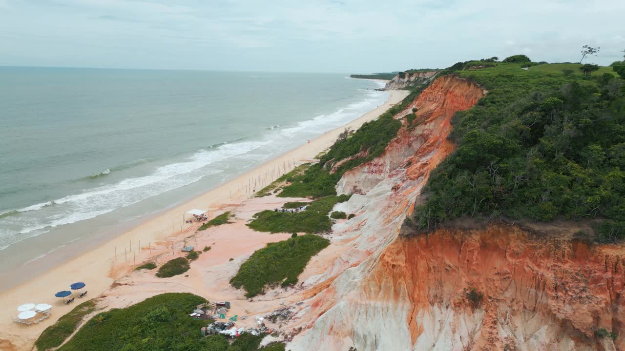 4k航拍视频-阿雷达阿尤达海滩巴伊亚视频素材