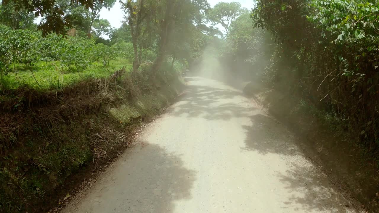 在南美山区开车旅行视频素材