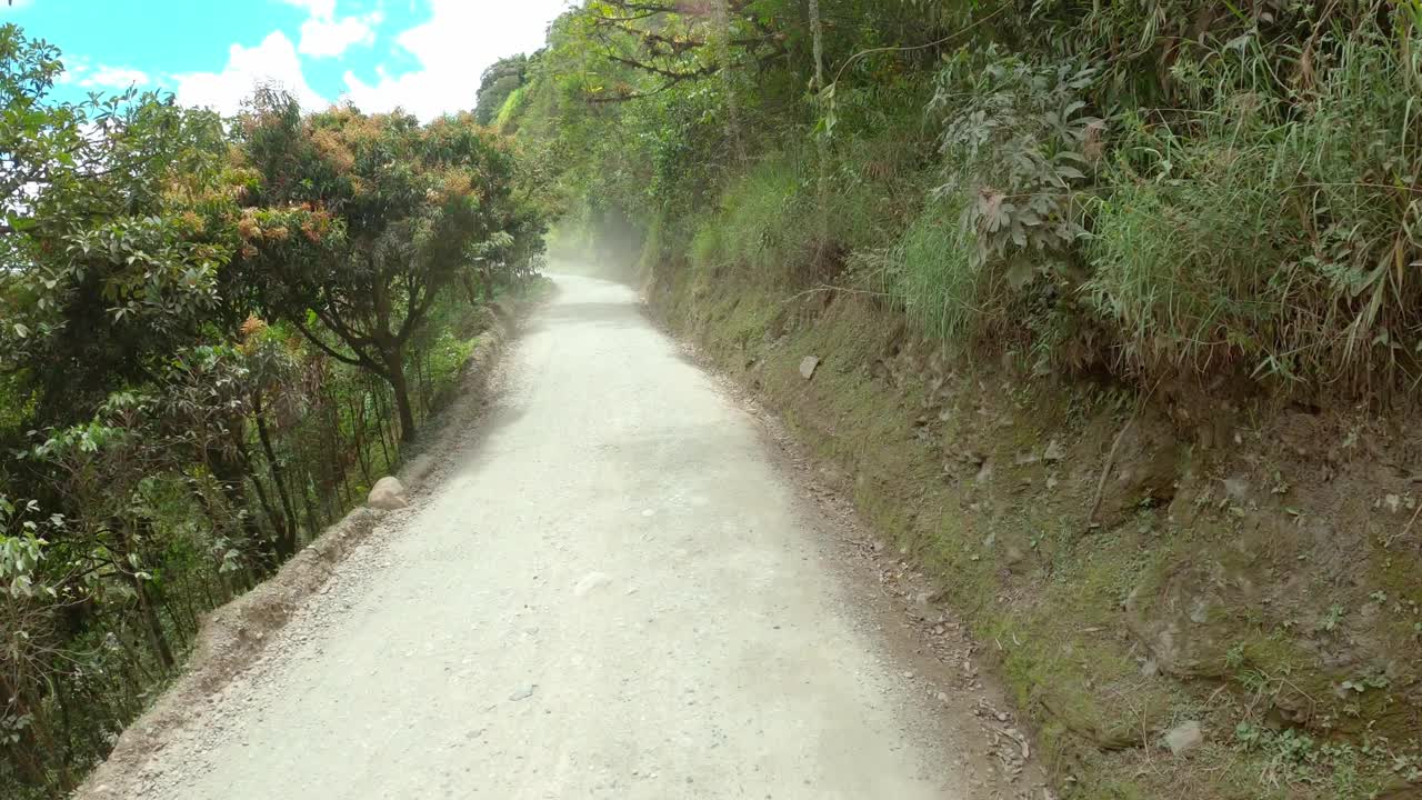 在南美山区开车旅行视频素材