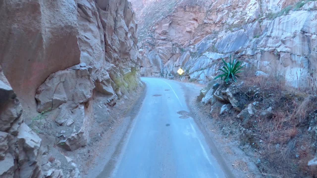 在南美山区开车旅行视频素材