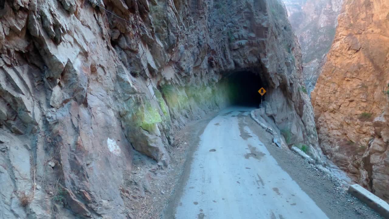 在南美山区开车旅行视频素材