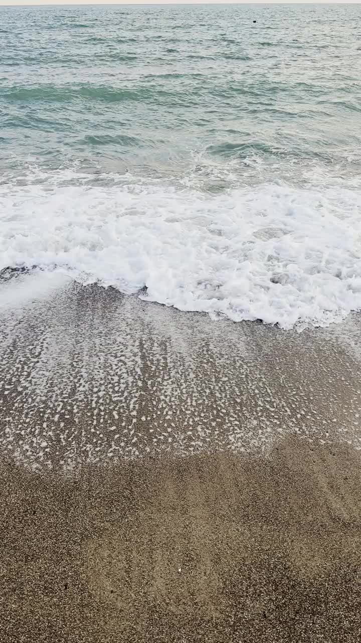 海滩上的海浪视频素材