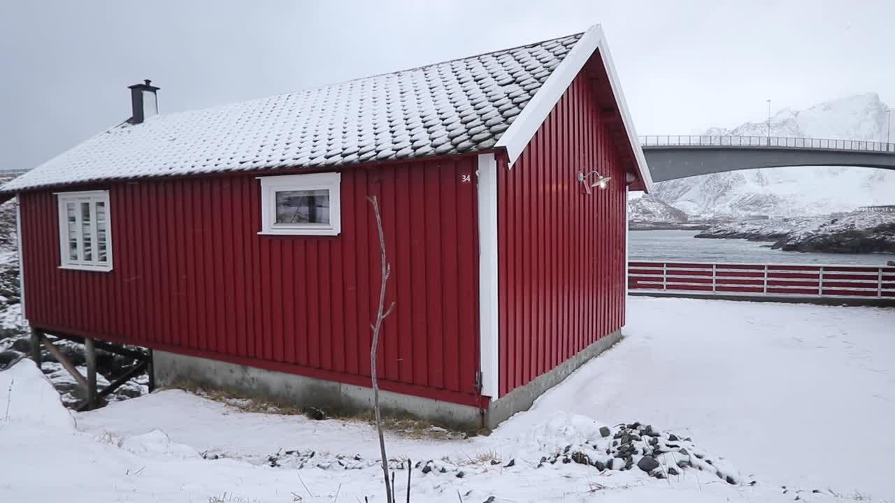 Norway’s iconic fishing village, Hamnøy, Lofoten Islands视频素材