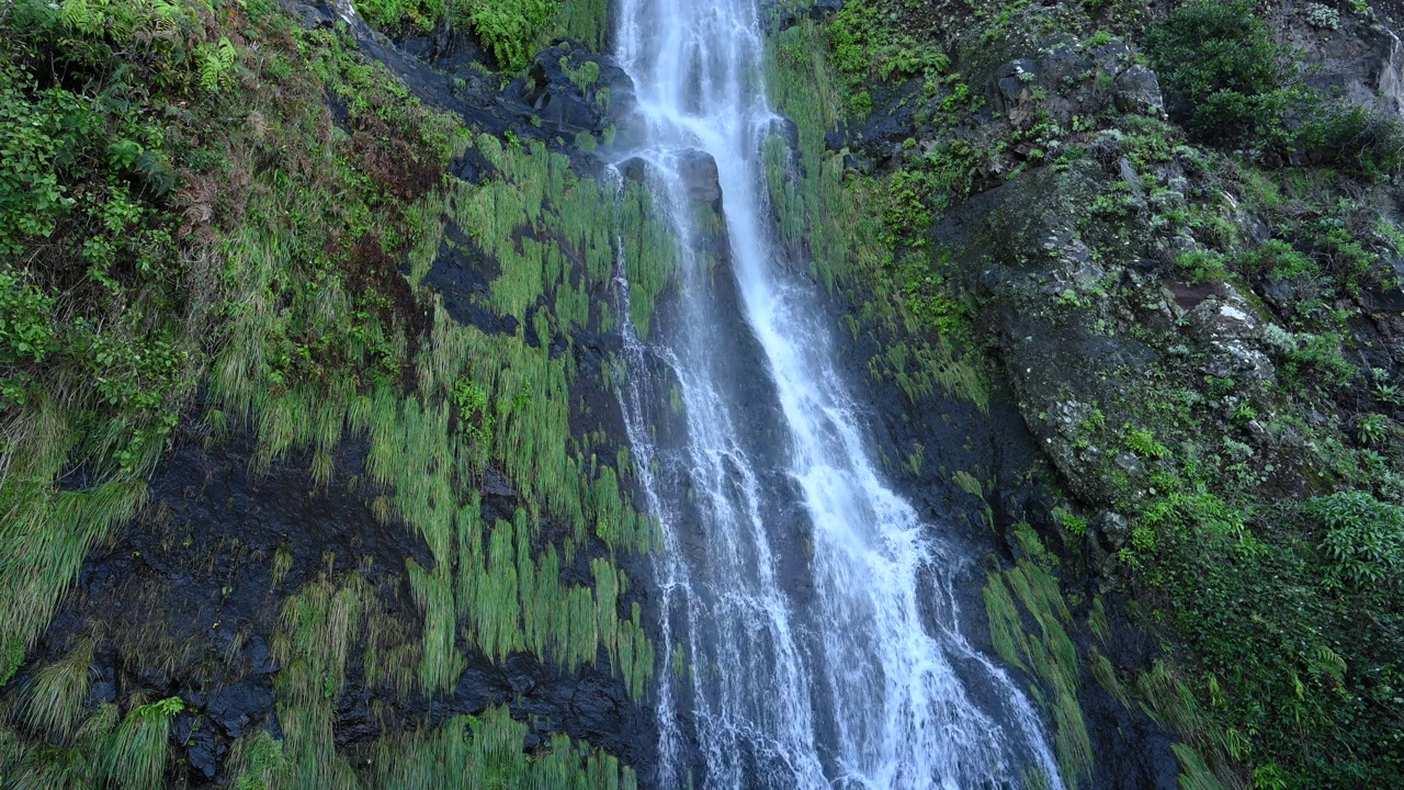 山瀑布视频素材