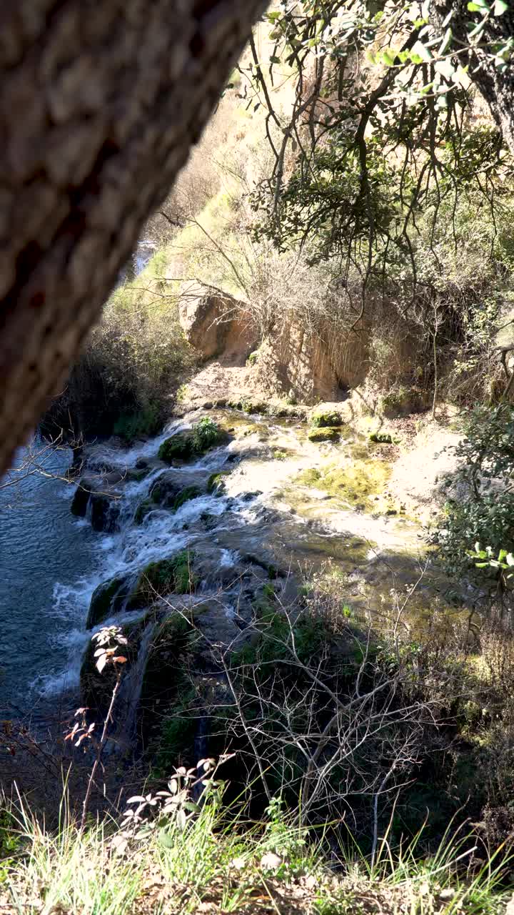 户外河流中的瀑布景观视频素材