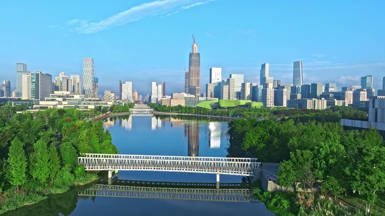 航拍的城市天际线和现代建筑风景在宁波，浙江省，中国。视频素材