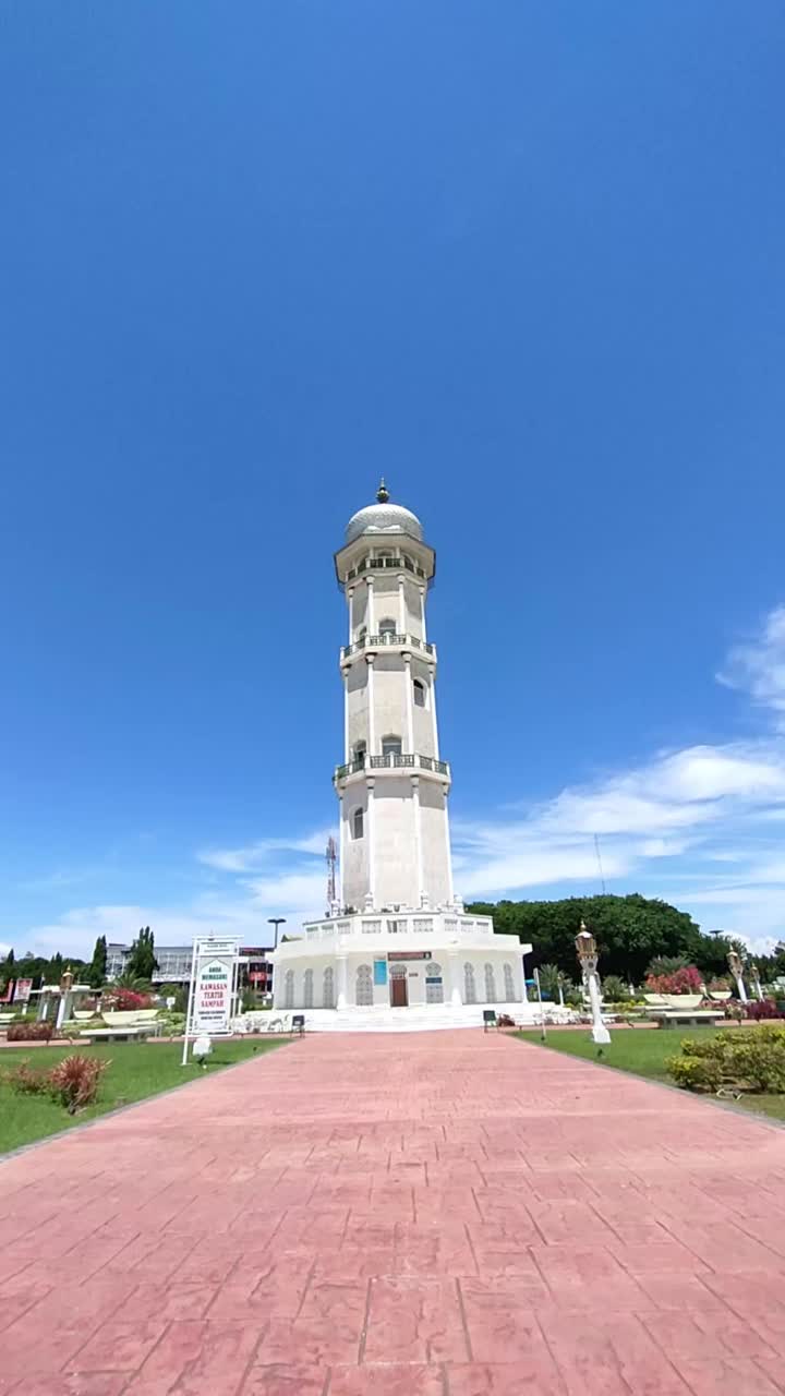 班达亚齐的拜图拉赫曼大清真寺是世界旅游目的地。视频素材