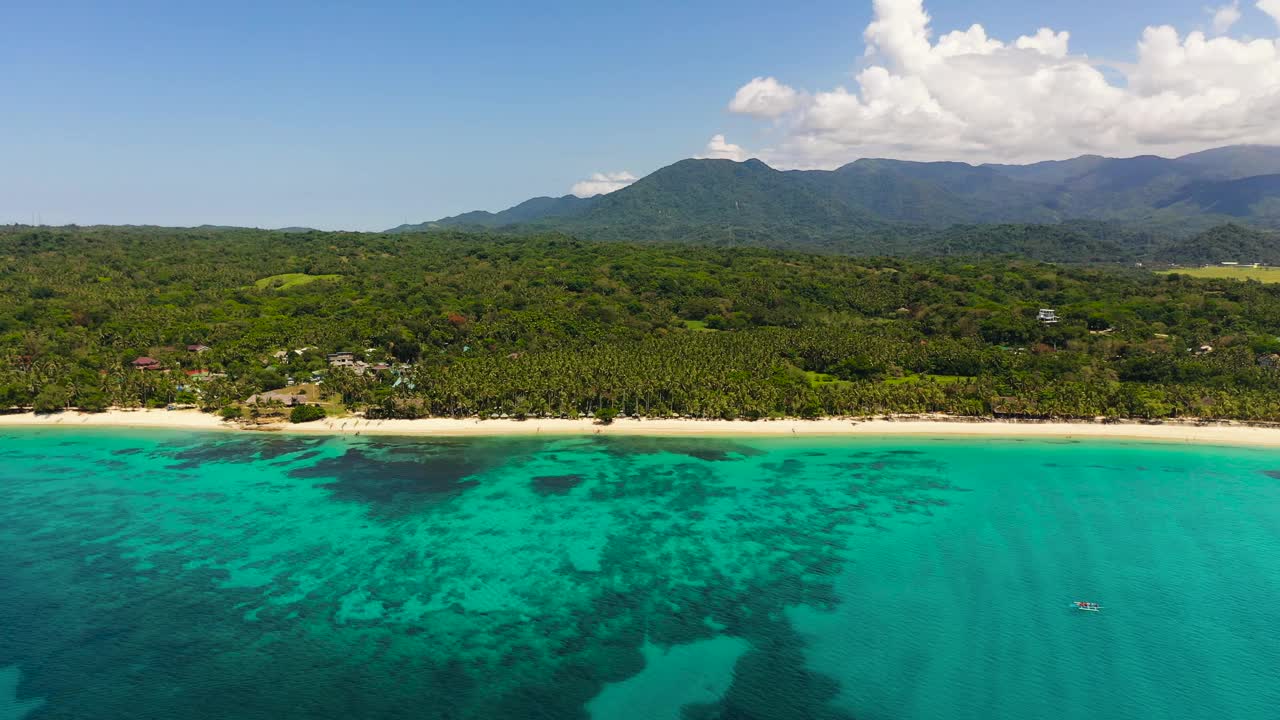 热带海滩鸟瞰图。菲律宾。视频素材