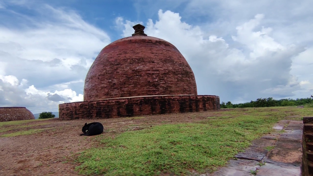 Thotlakonda古代佛教建筑群视频下载