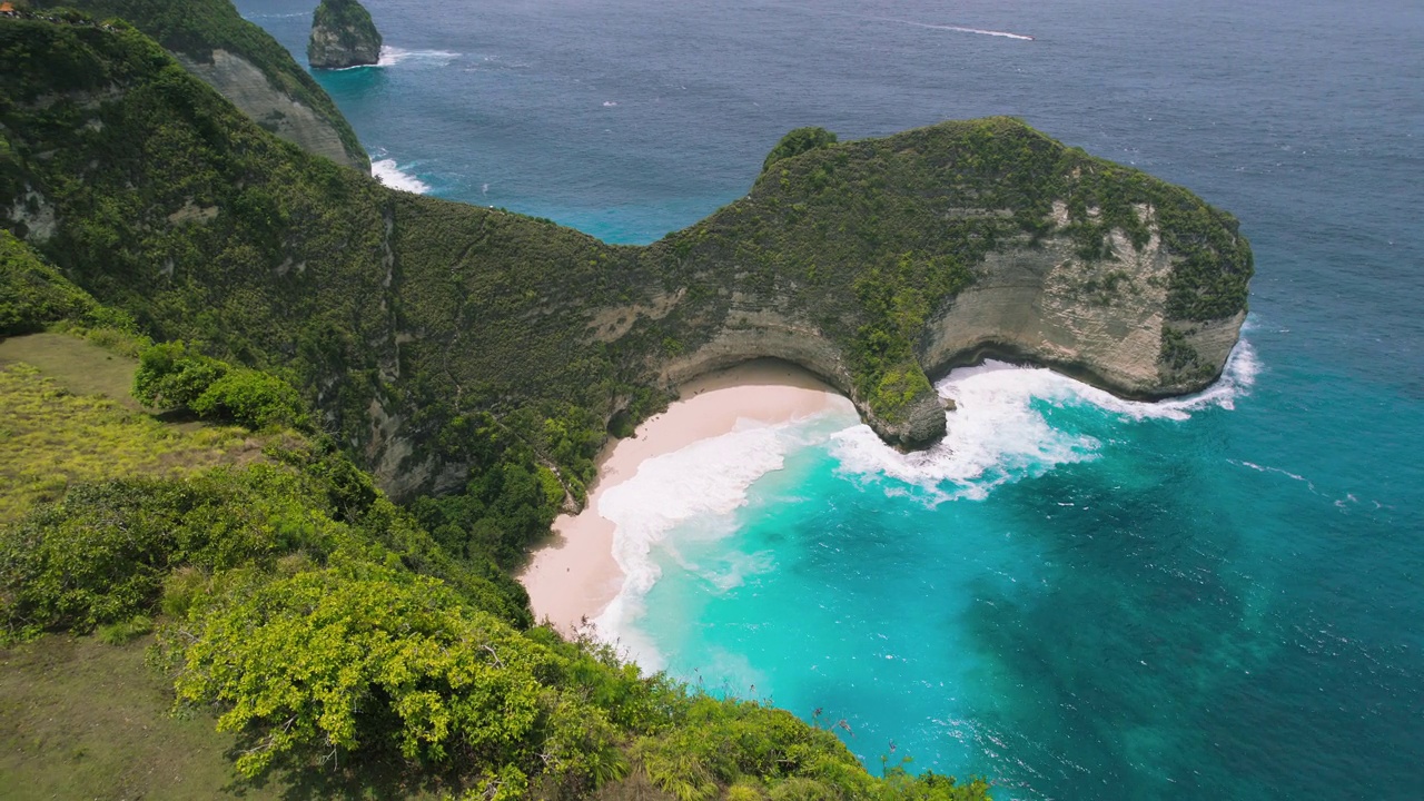 印度尼西亚拉迪纳海滩Nusa Penida Island Indonesia pinda。视频素材