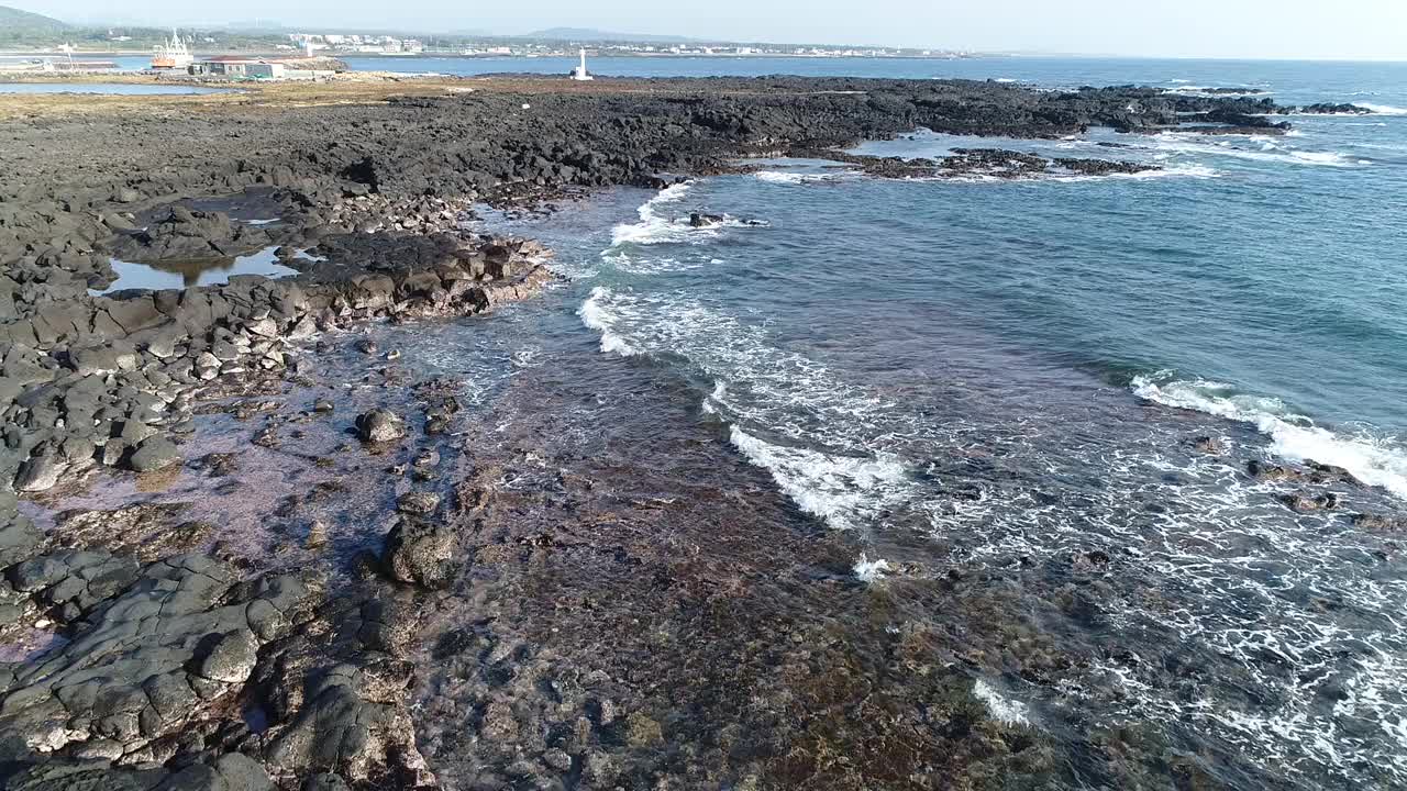 自然风光-大海和灯塔/济州岛，韩国视频素材